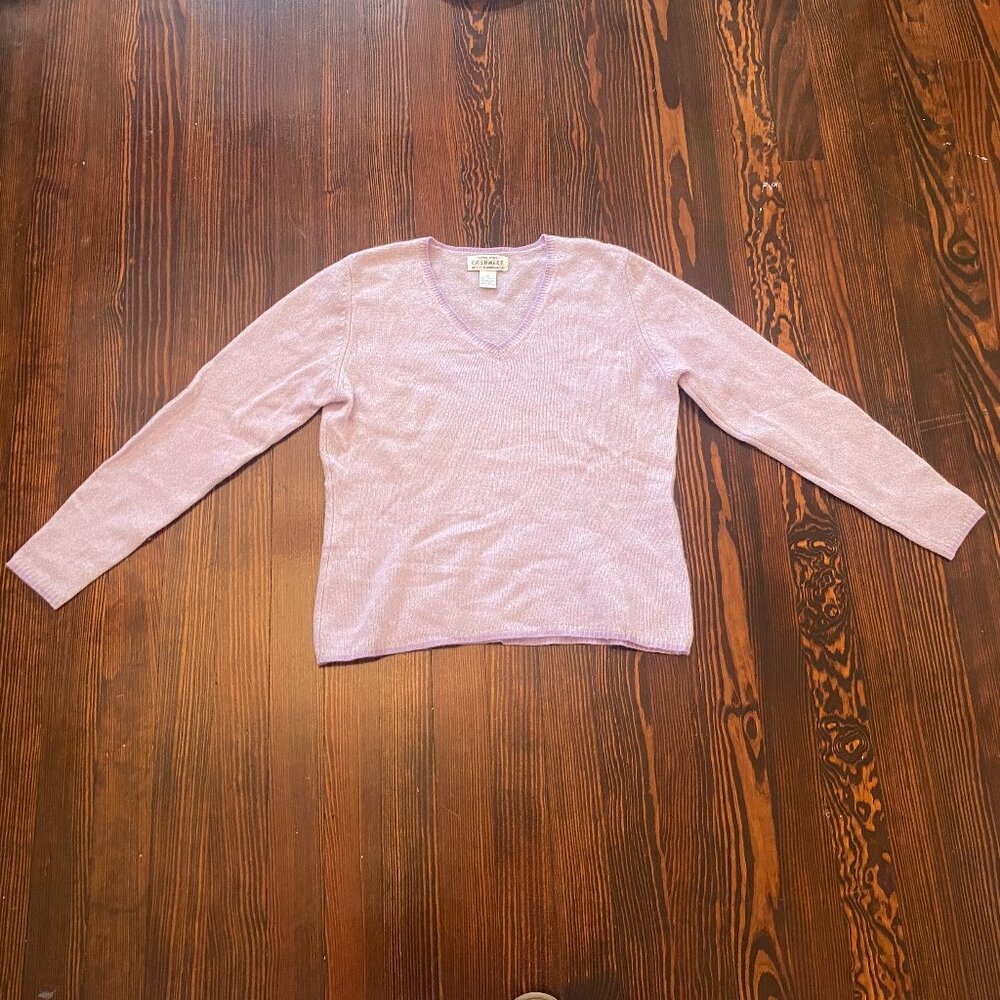 Purple V neck Sutton Studio Cashmere Sweater Size Medium